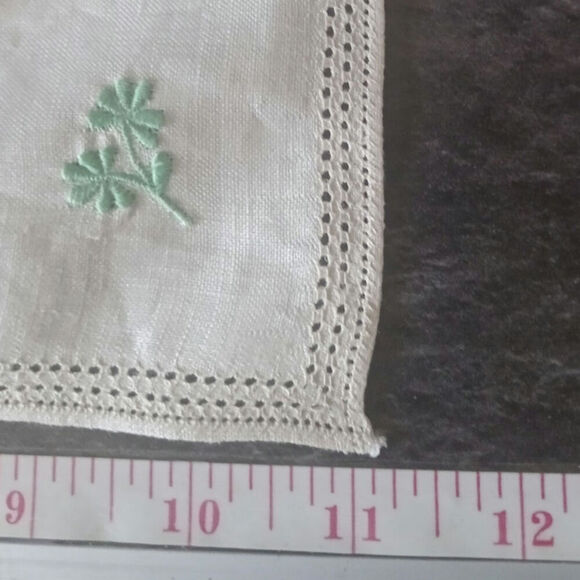 Linen handkerchief with Green flower Cream 11" - Picture 3 of 3